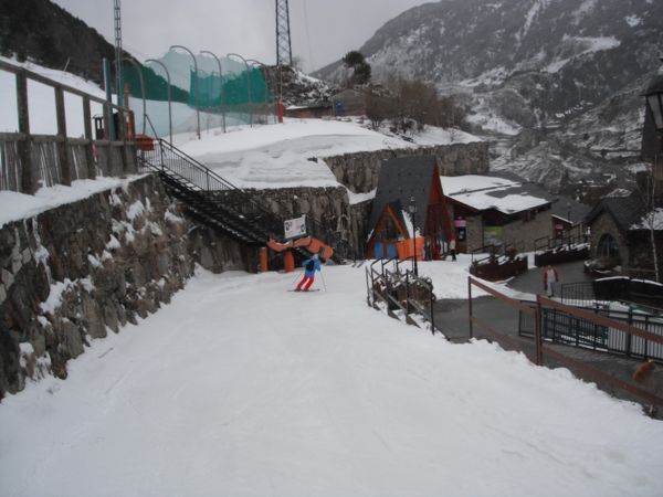Skiing round to parking and gondola 26/03
