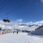 Skiing under Pla de les Pedres chairlift