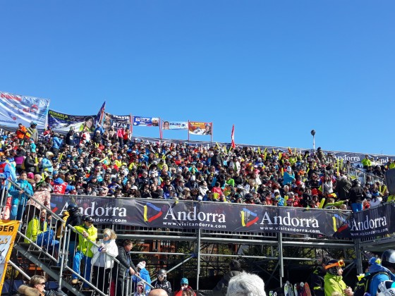Excited crowds at the base of Aliga slope, El Tarter, 14.03.2019