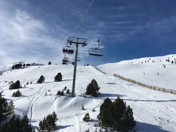Views from the TSD6 Solana lift on a beautiful blue sky day
