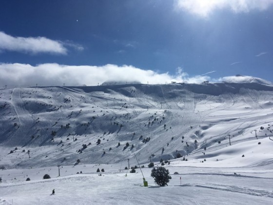 Stunning views looking across to the Solanelles and Pla de les Pedres chairlifts!