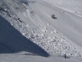 Snow slip by the pistes 12/02
