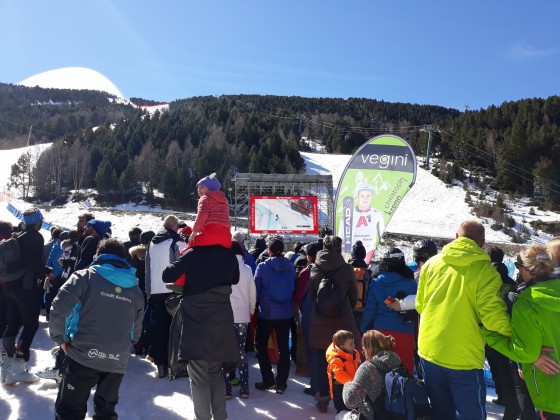 Watching the Super G race from base of Aliga slope in El Tarter, 14.03.2019