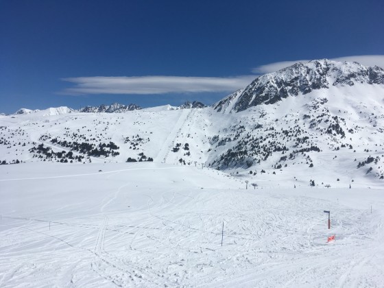 Looking across to Llac de Cubil chairlift