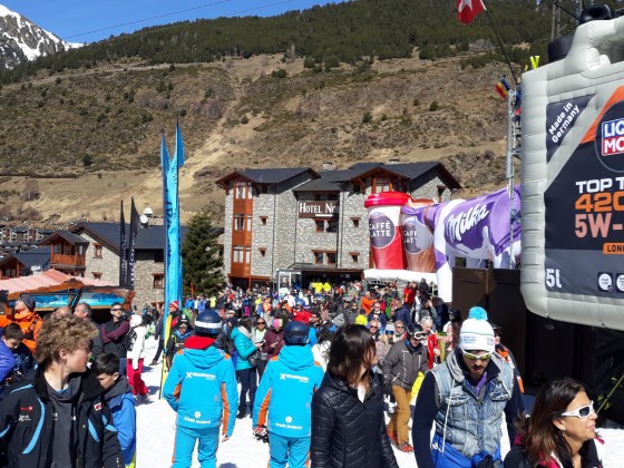 Gathering crowds ready to watch the Men’s Super G Finals 14.03.2019